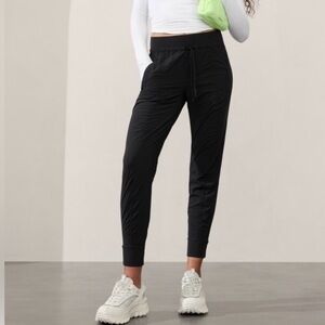 Athleta Attitude Black Pants Joggers Track Pants Women’s Size 4